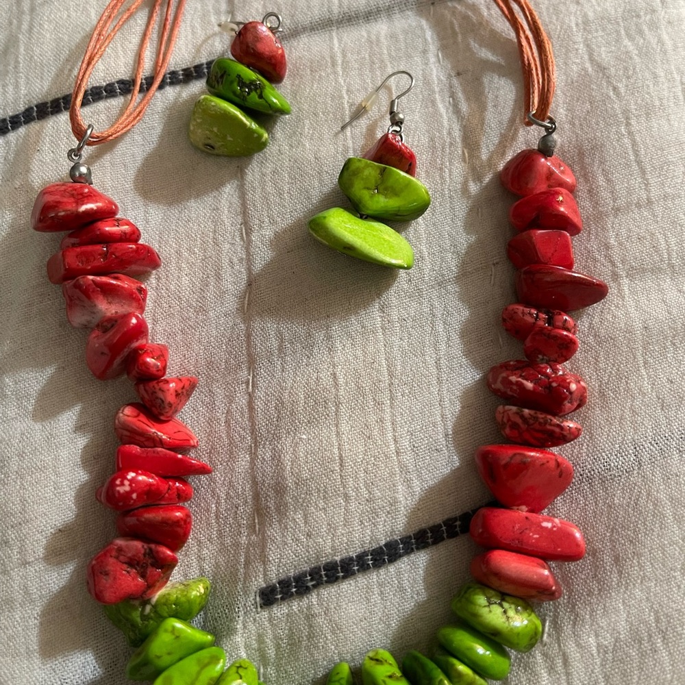 Necklace and earrings set